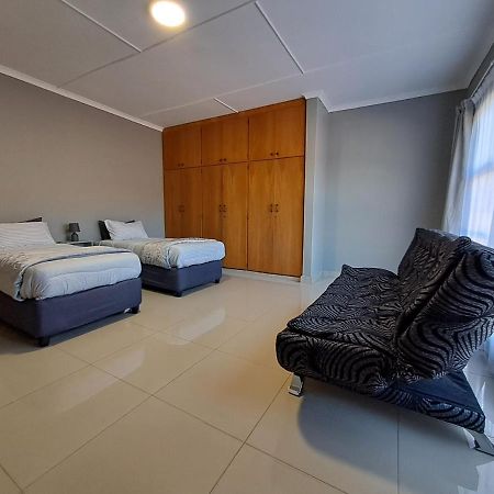 Rocky Hills Guesthouse Piet Retief Eksteriør bilde