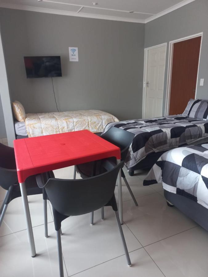 Rocky Hills Guesthouse Piet Retief Eksteriør bilde
