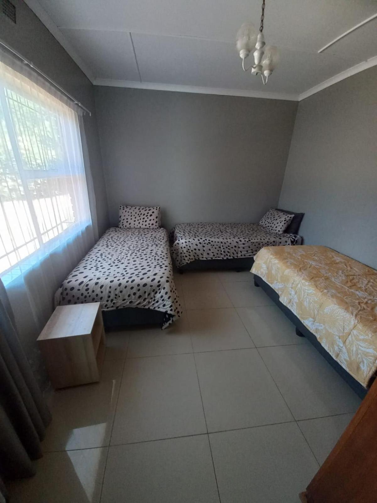 Rocky Hills Guesthouse Piet Retief Eksteriør bilde