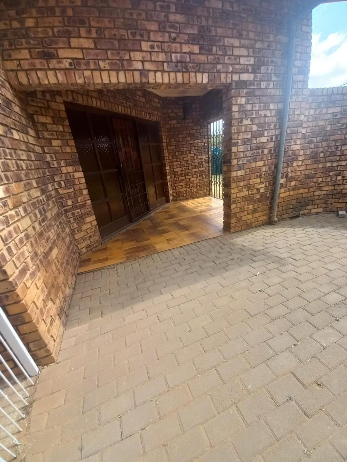 Rocky Hills Guesthouse Piet Retief Eksteriør bilde
