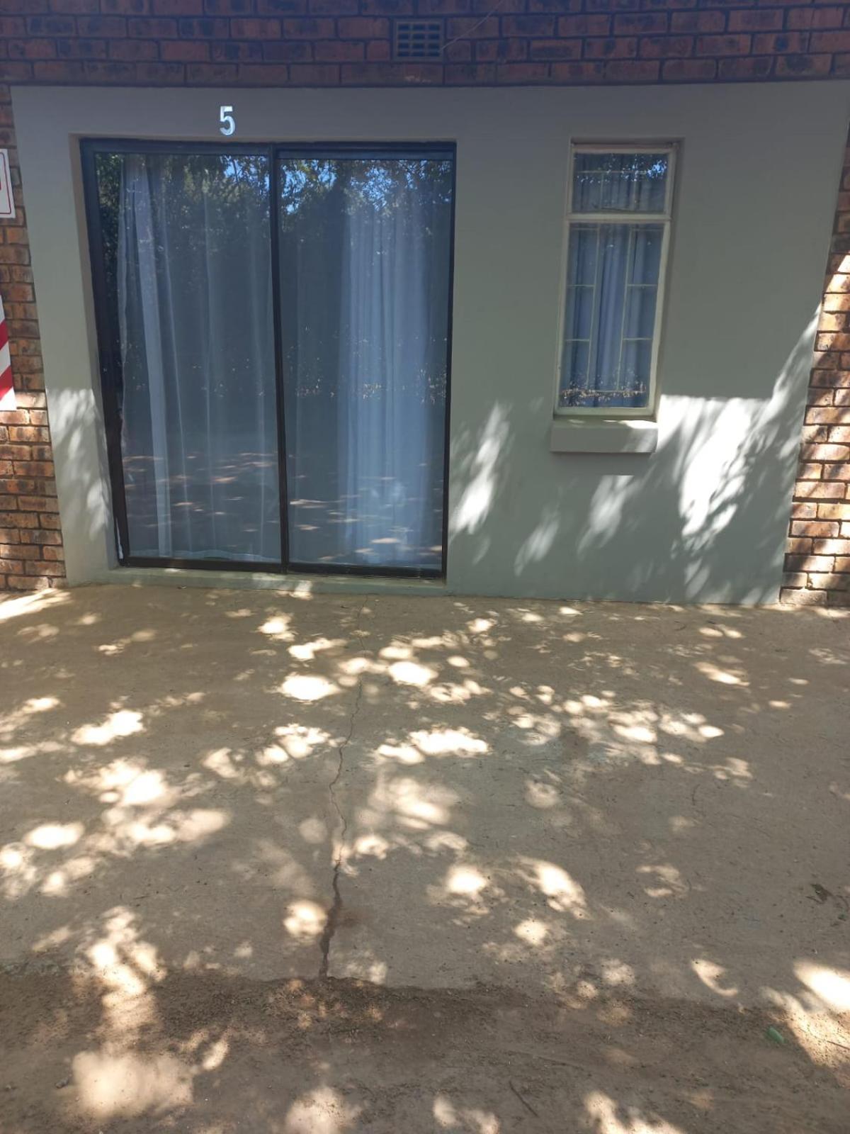 Rocky Hills Guesthouse Piet Retief Eksteriør bilde