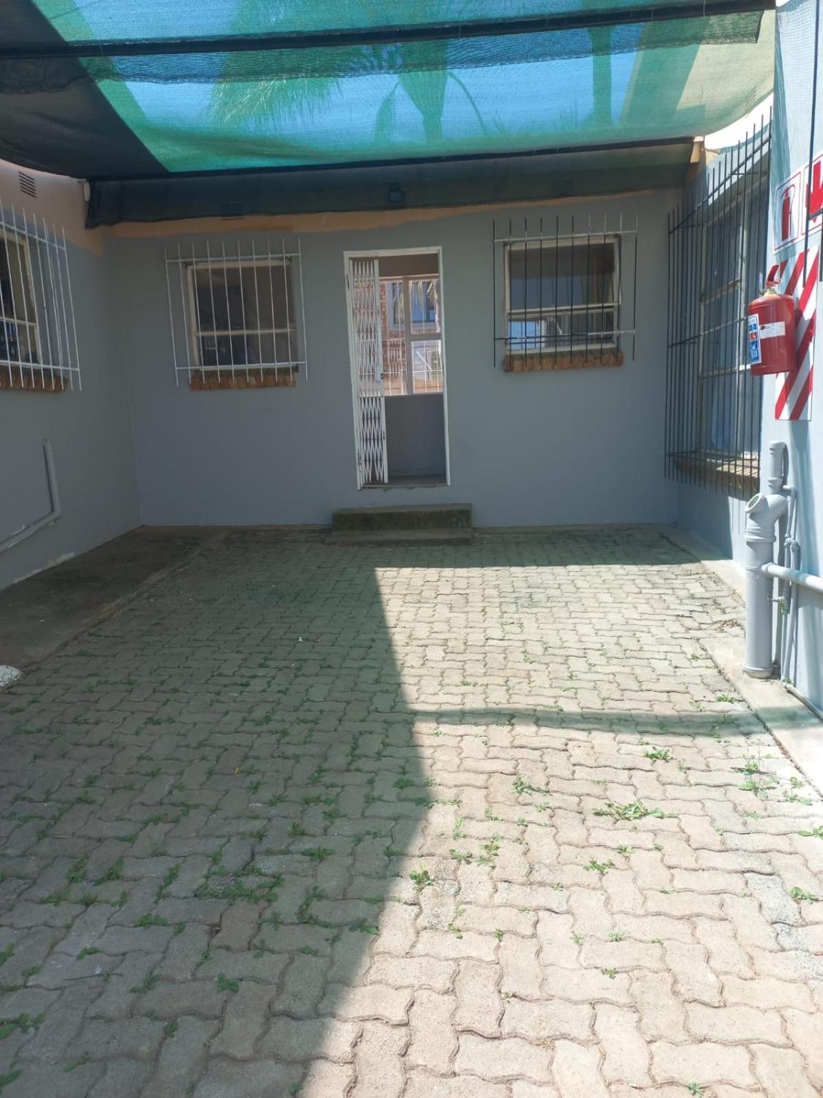 Rocky Hills Guesthouse Piet Retief Eksteriør bilde